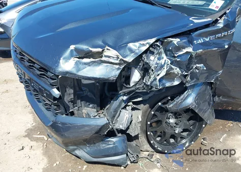 2019 Chevrolet Silverado 1500 Custom z USA, uszkodzony, nr VIN 1GCRWBEH5KZ300390